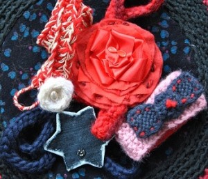 bijoux au tricot et crochet